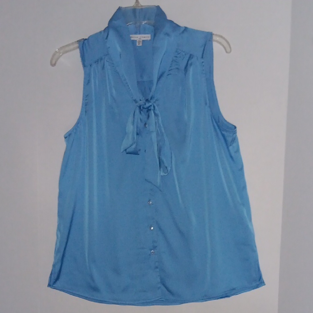 CHIC LIGHT BLUE SLEEVELESS BLOUSE